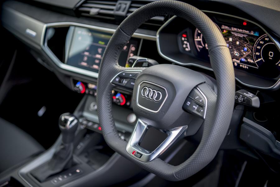 Детали интерьера Audi RS Q3 Sportback 2019 года  (UK) (фото 66 из 71)